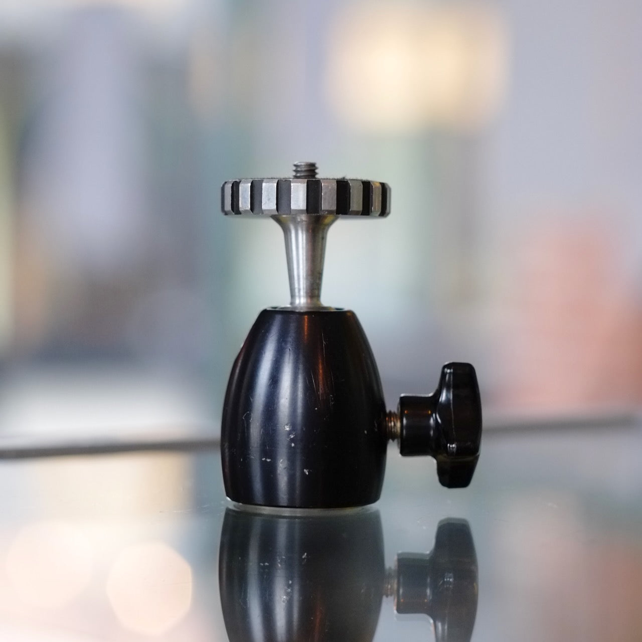 Compact ball head