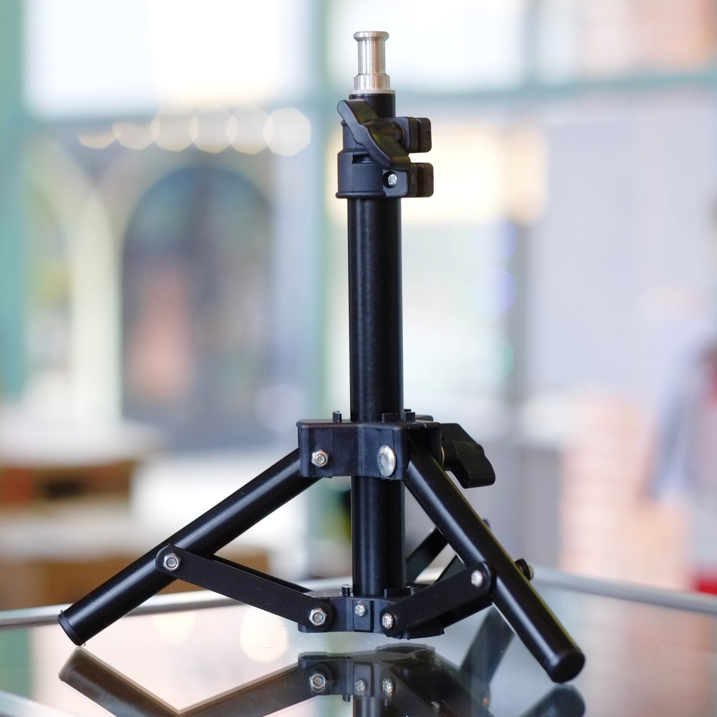 Tiny light stand