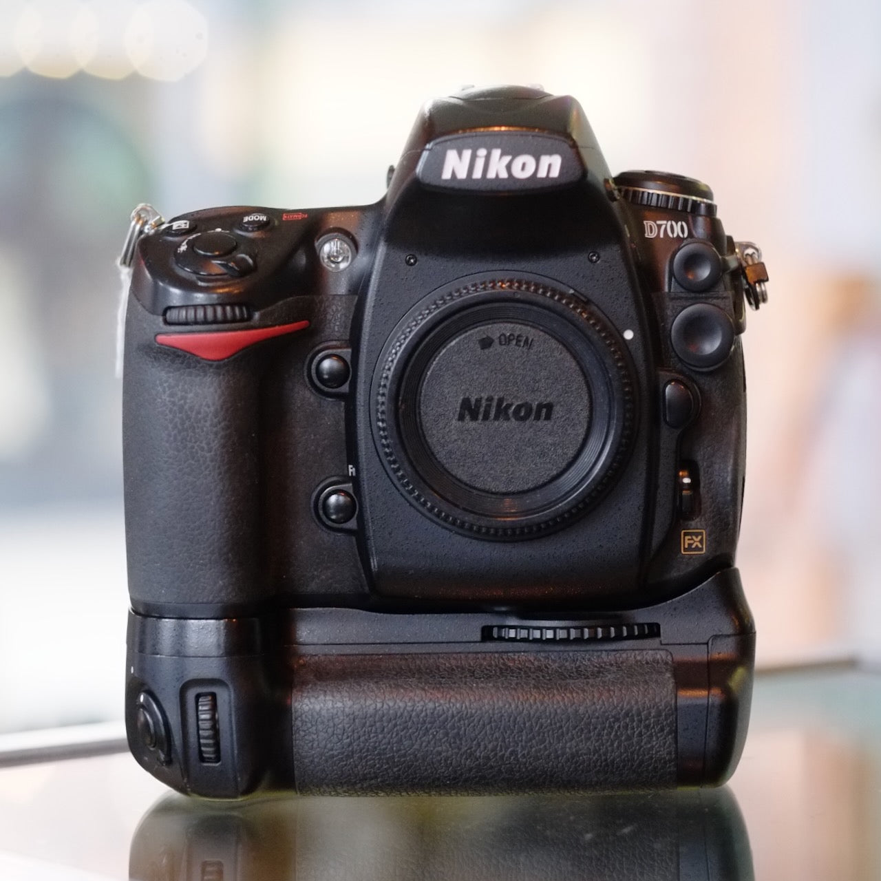Nikon D700 with MB-D10