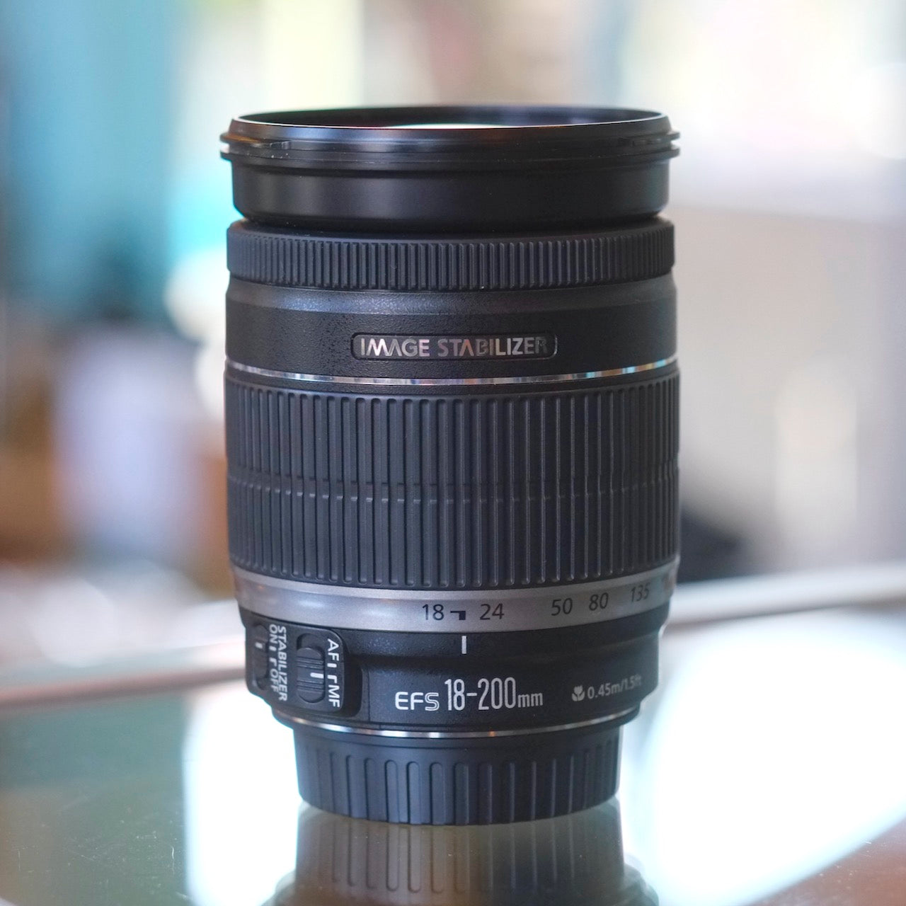 Canon EF-S 18-200mm f3.5-5.6 IS