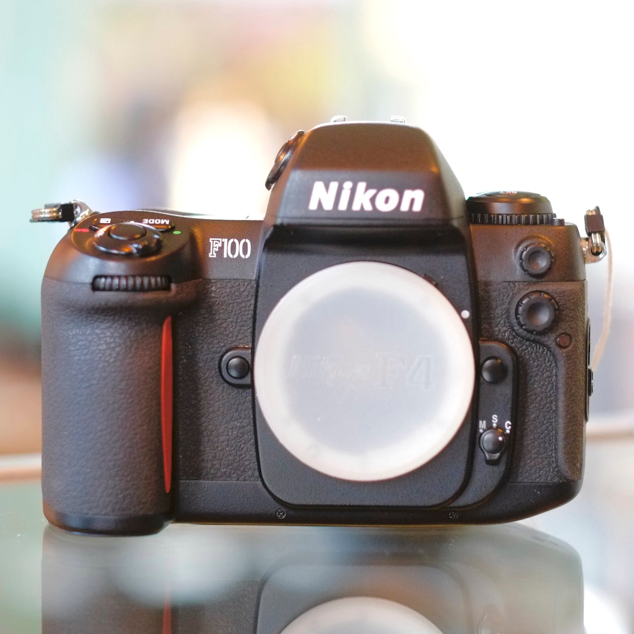 Nikon F100