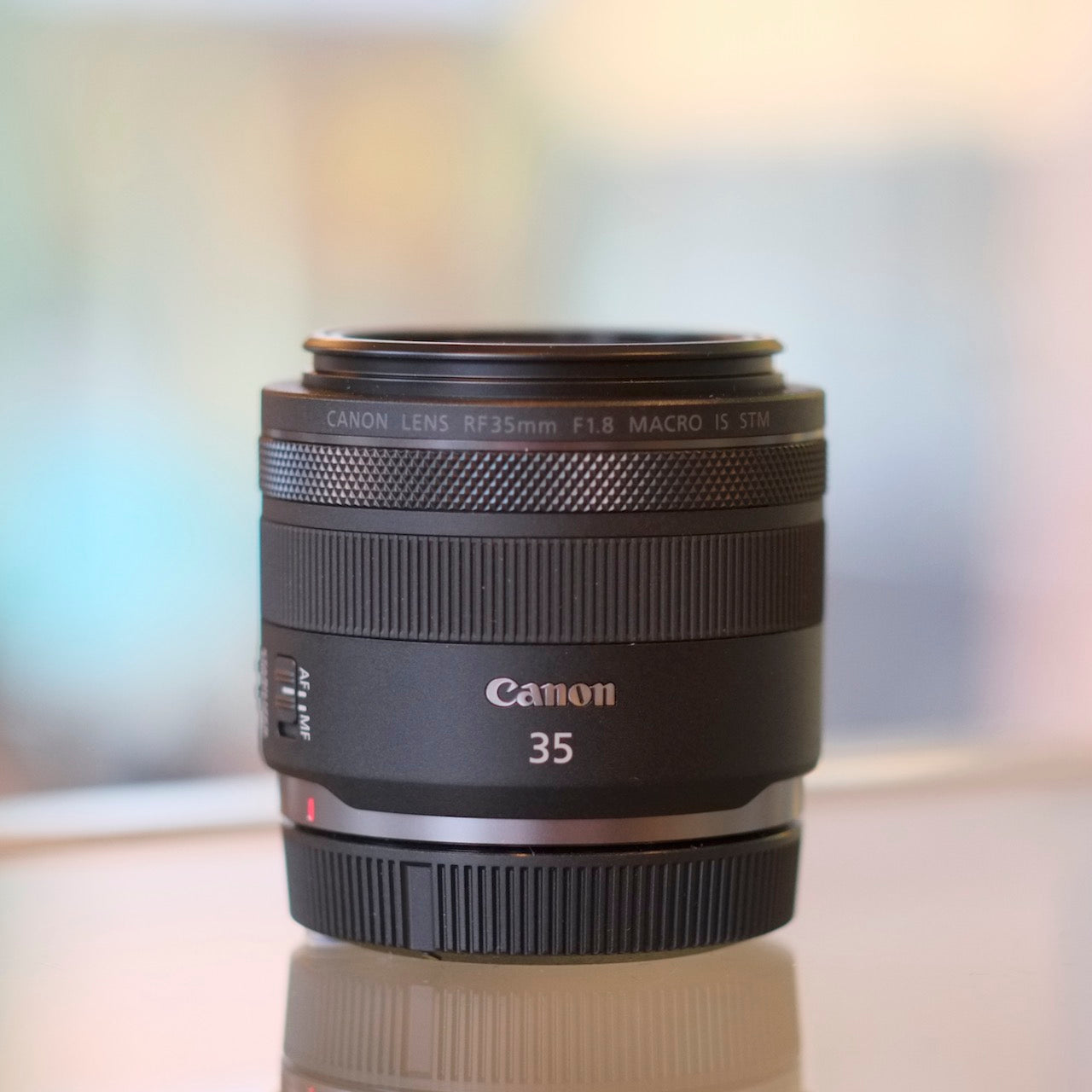 Canon RF 35mm f1.8 Macro IS STM