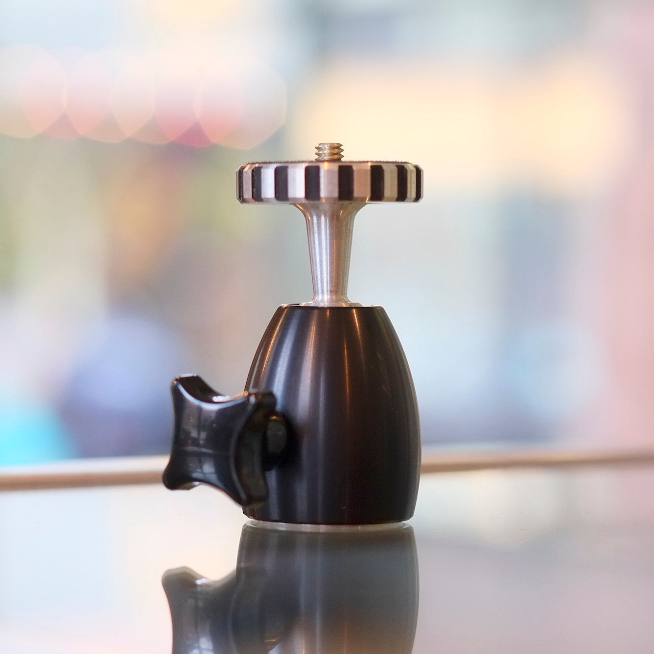 Compact ball head