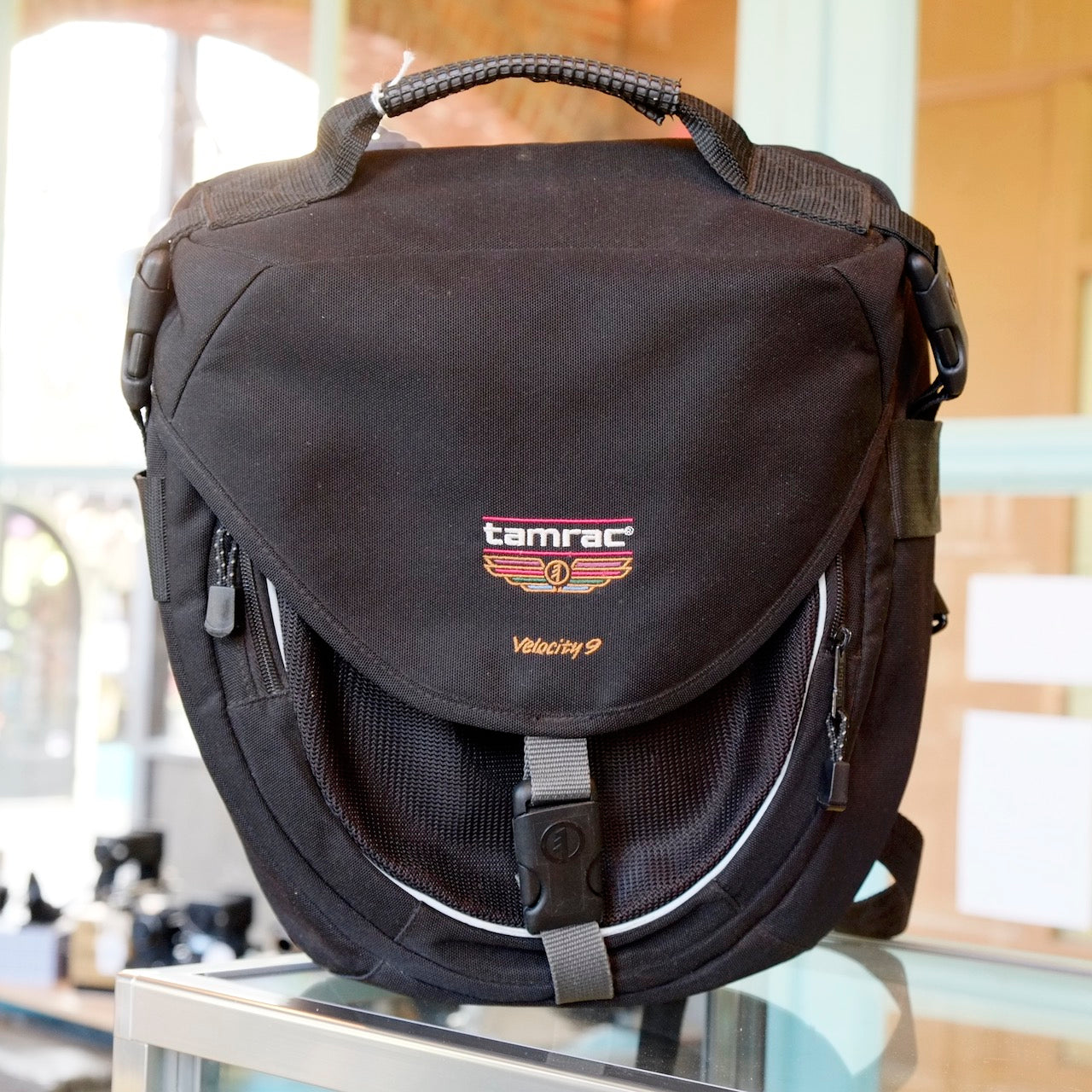 Tamrac Velocity 9