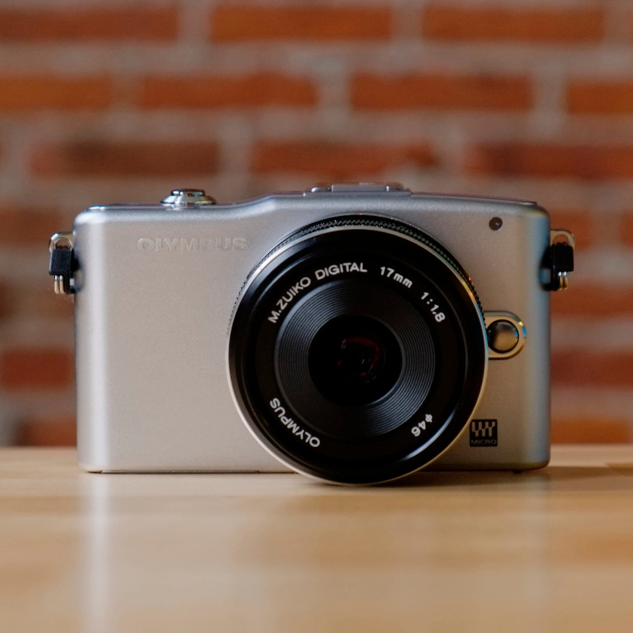 Olympus Pen Mini E-PM1 with M.Zuiko 17mm f1.8