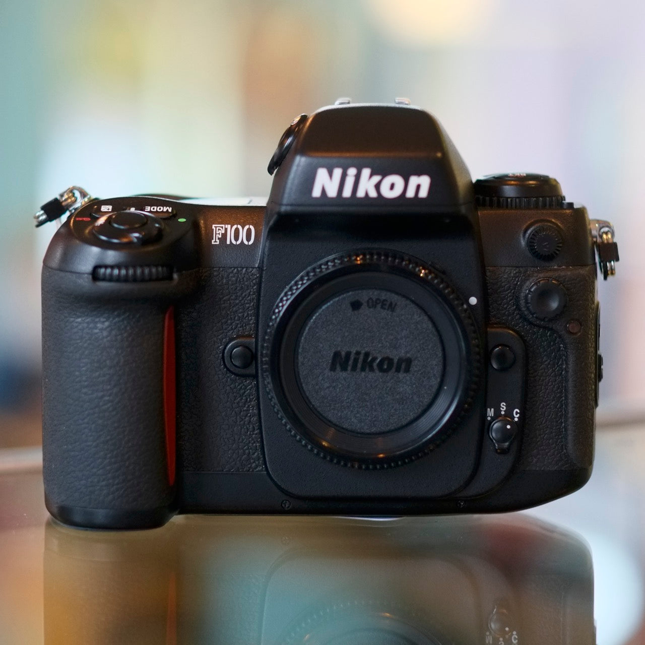Nikon F100