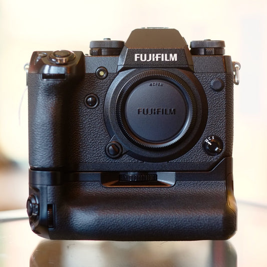 Fujifilm X-H1 with Power Booster Grip VPB-XH1