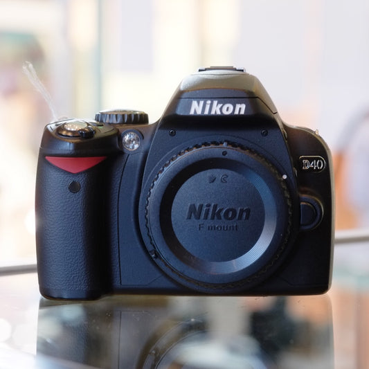 Nikon D40