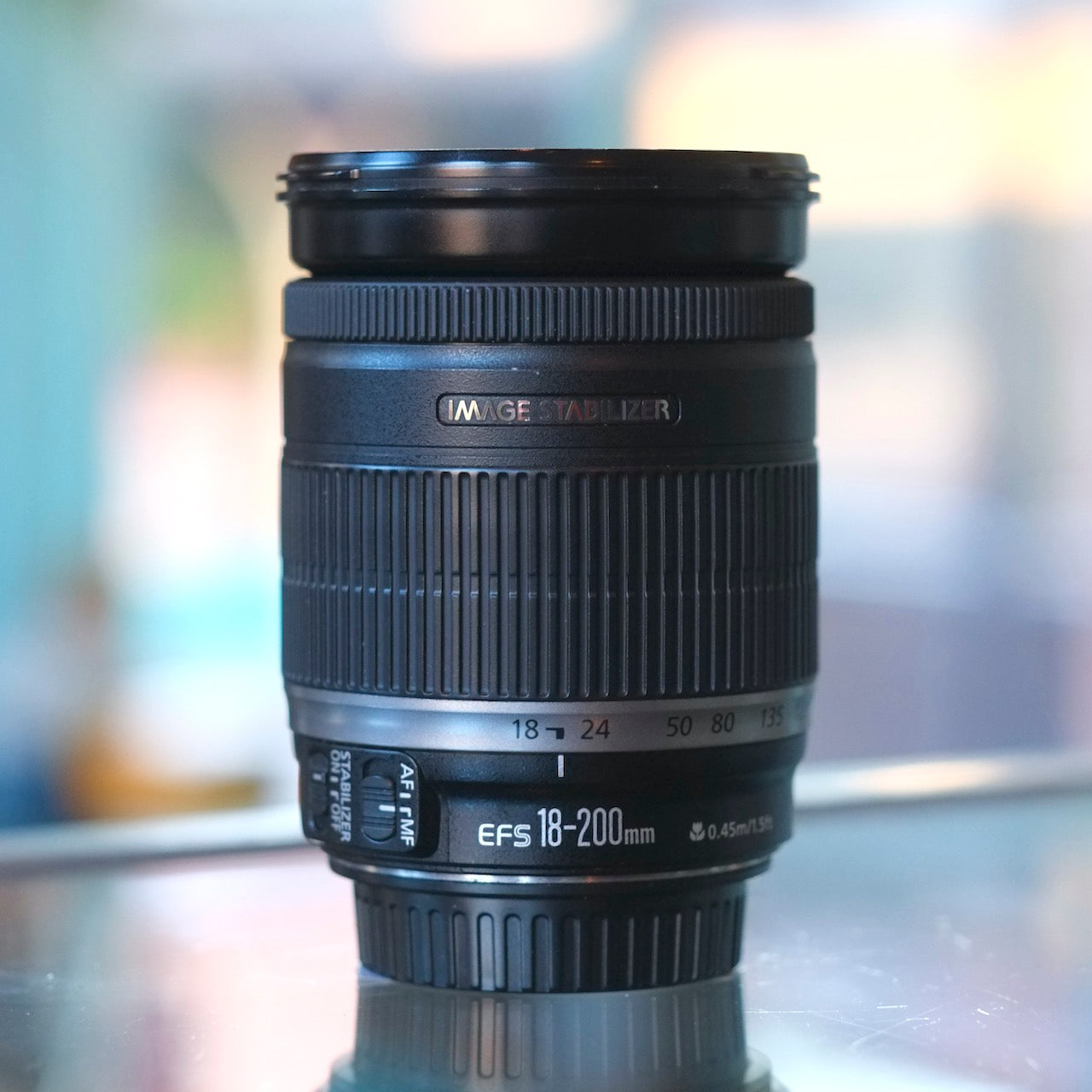 Canon EF-S 18-200mm f3.5-5.6 IS