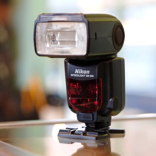 Nikon Speedlight SB-900