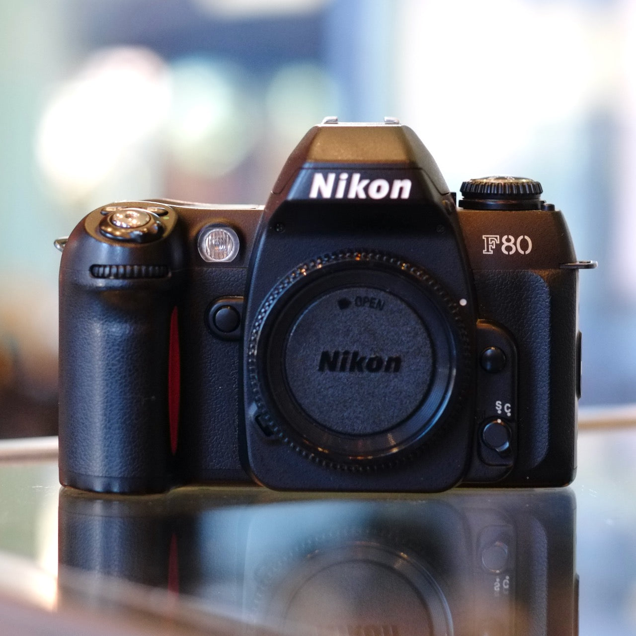 Nikon F80