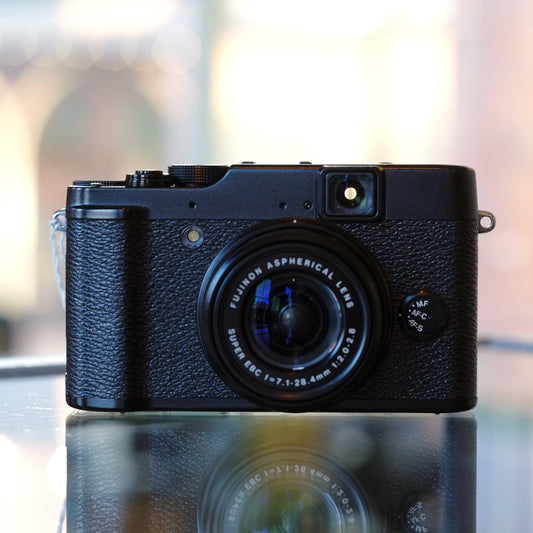 Fujifilm X10