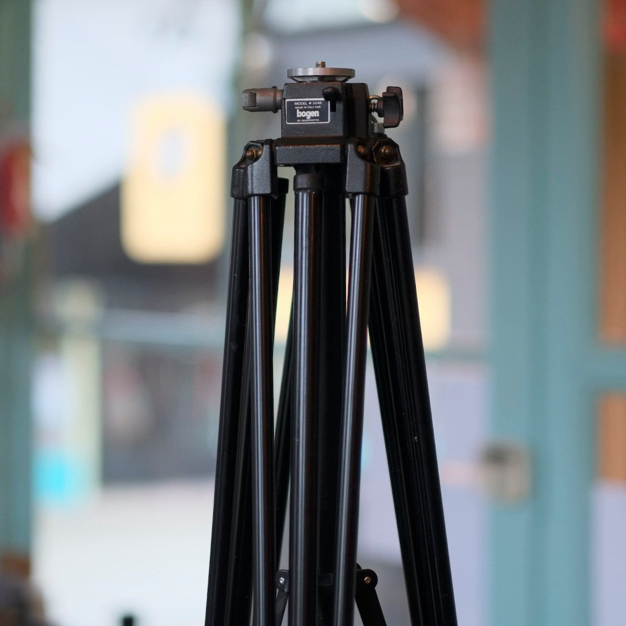 Bogen 3246 (AKA Manfrotto 028B)