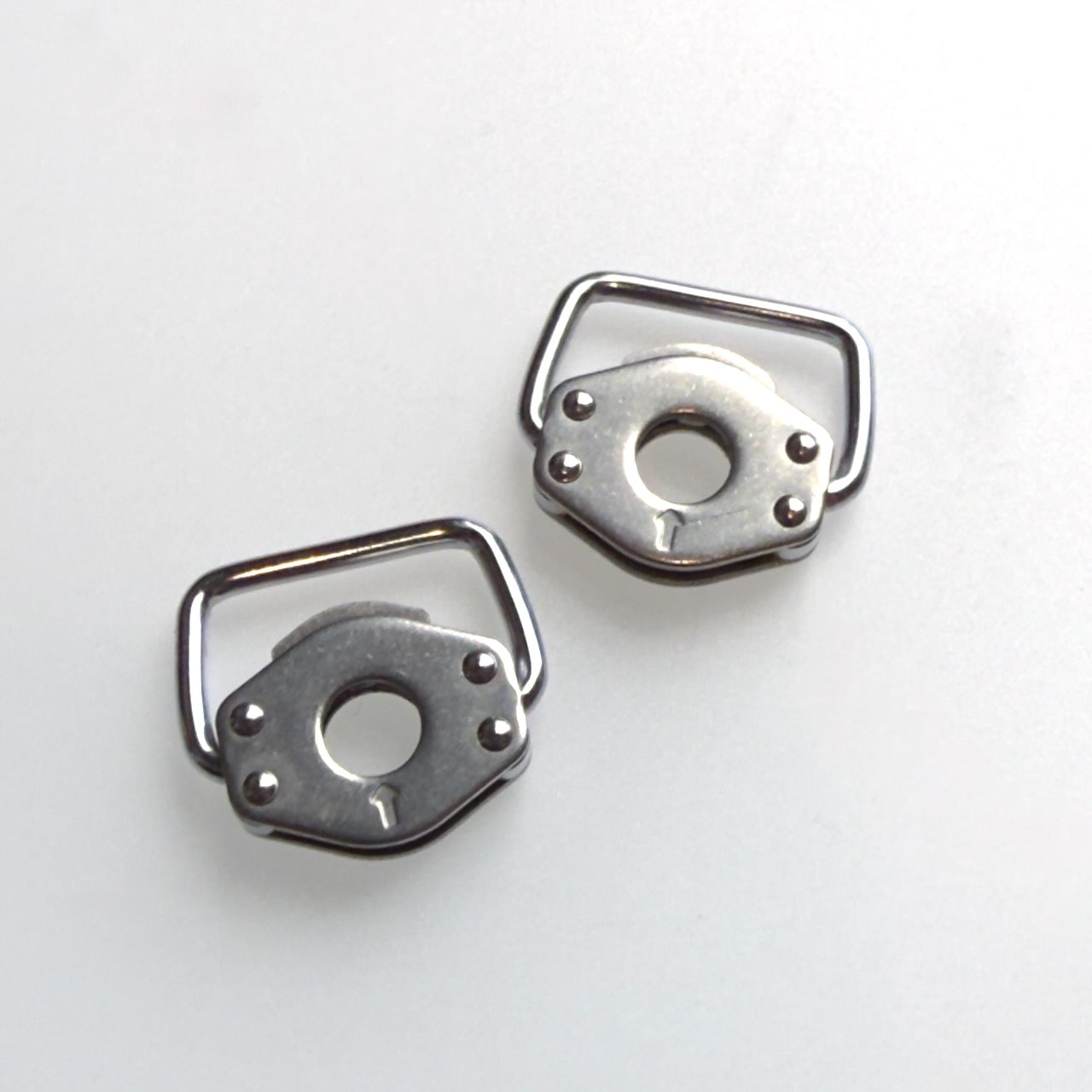 Pentax 6x7/645 strap lug clips