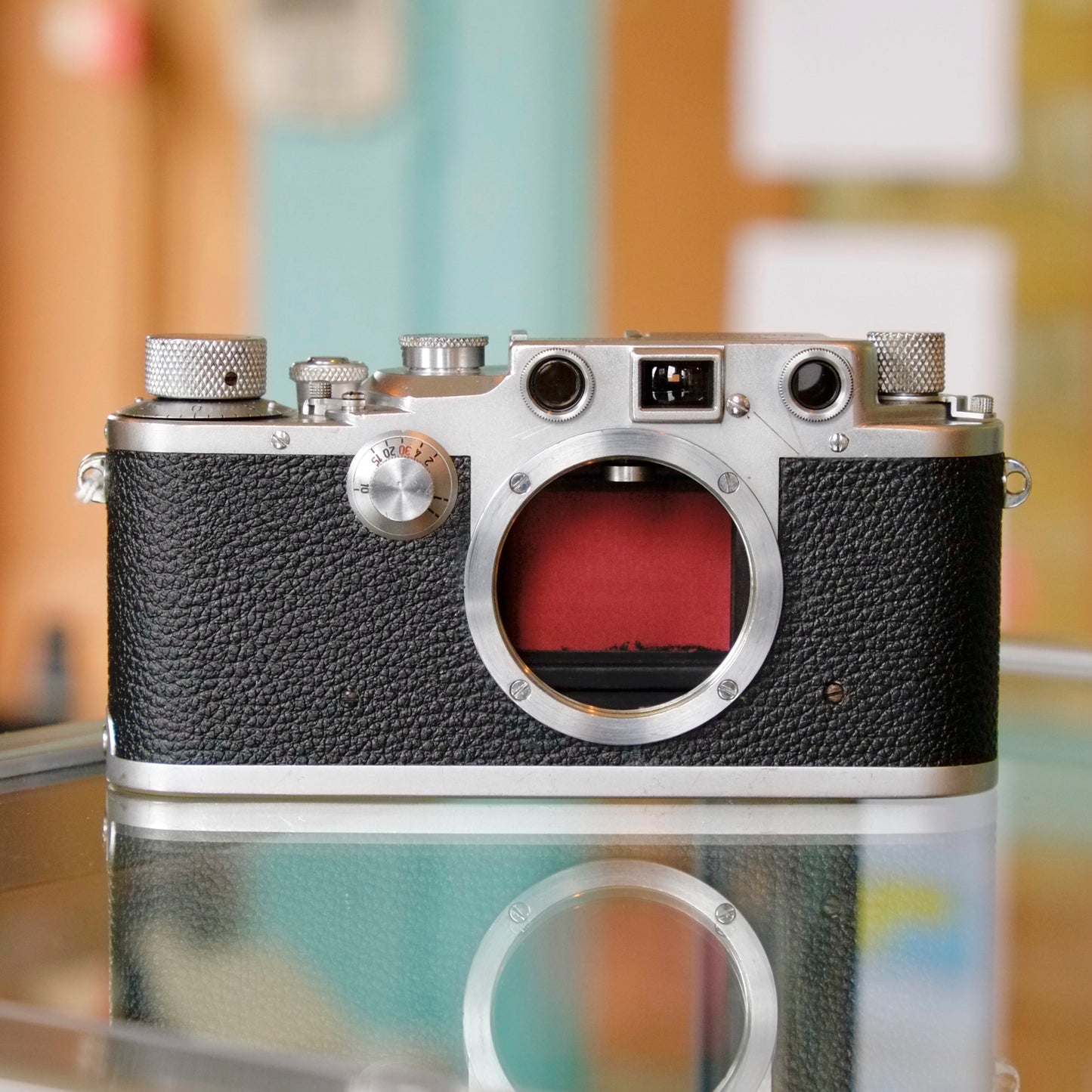 Leica IIIc Red Curtain