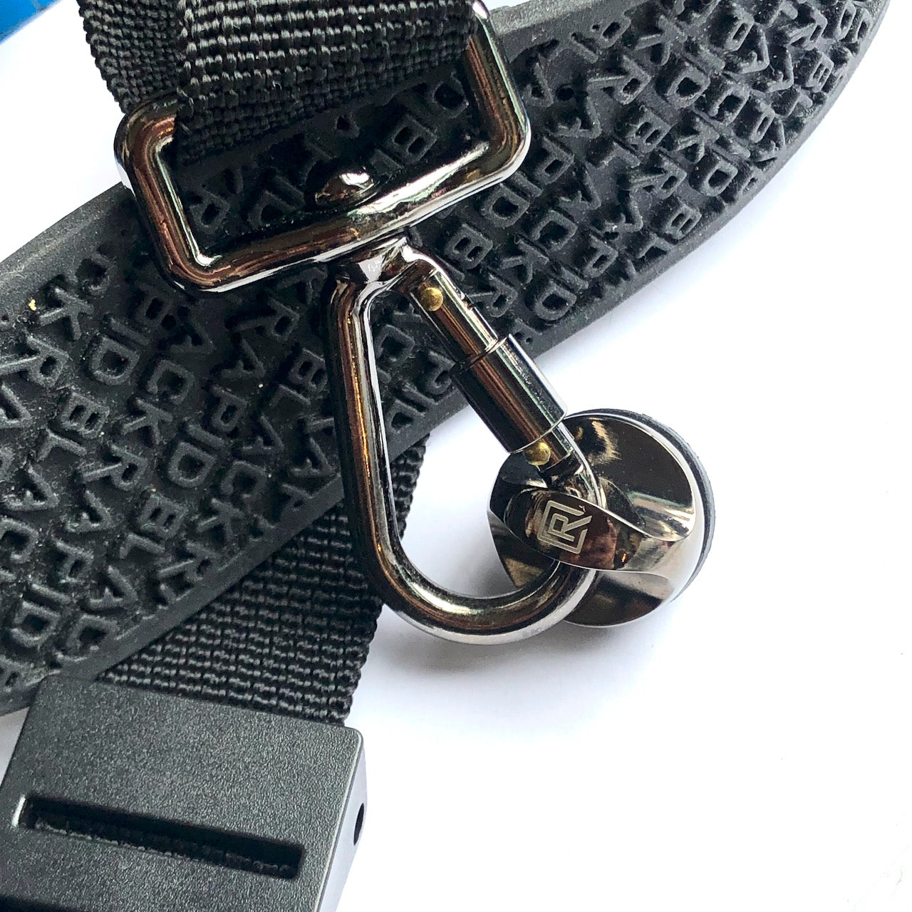 Blackrapid Cross Shot strap