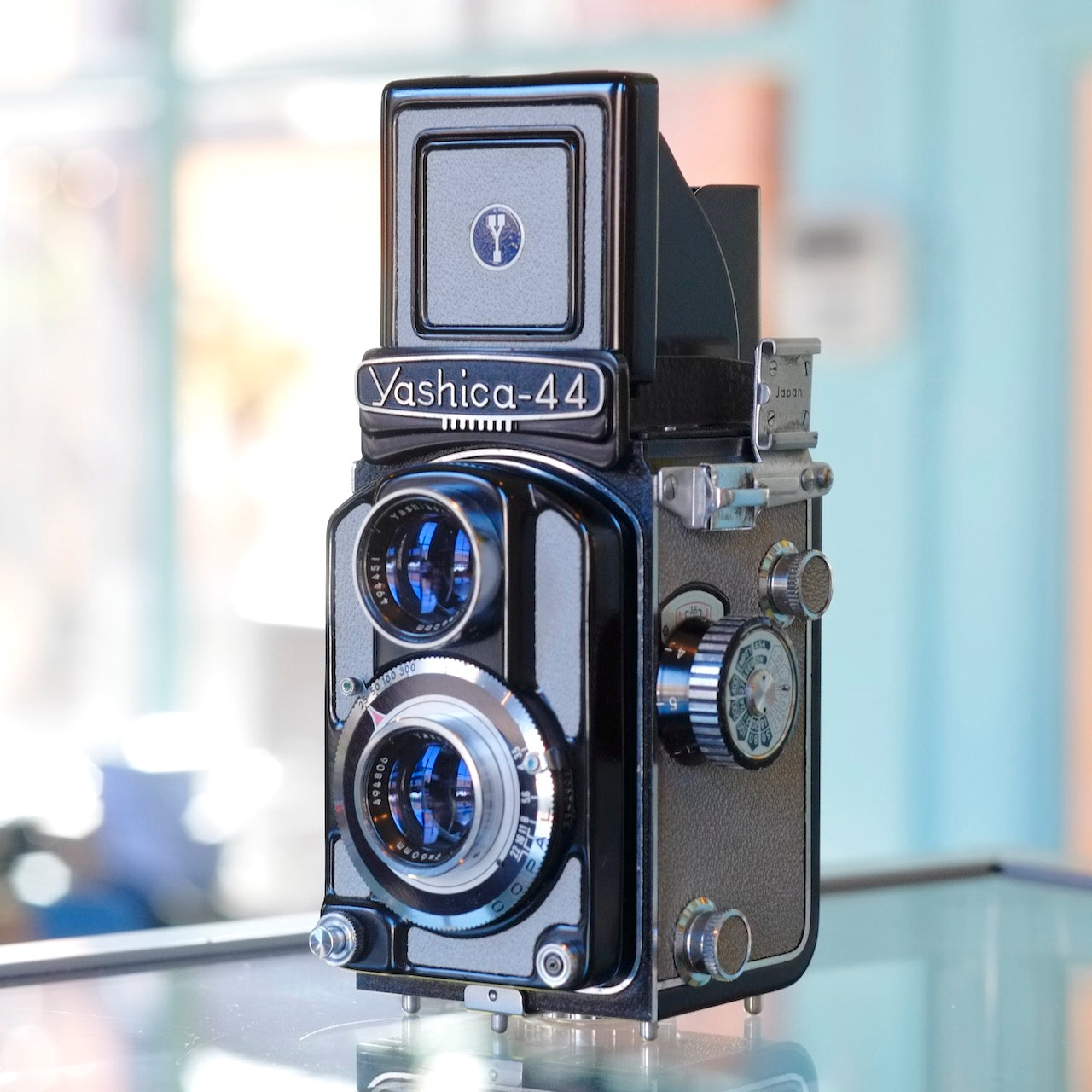 Yashica A44