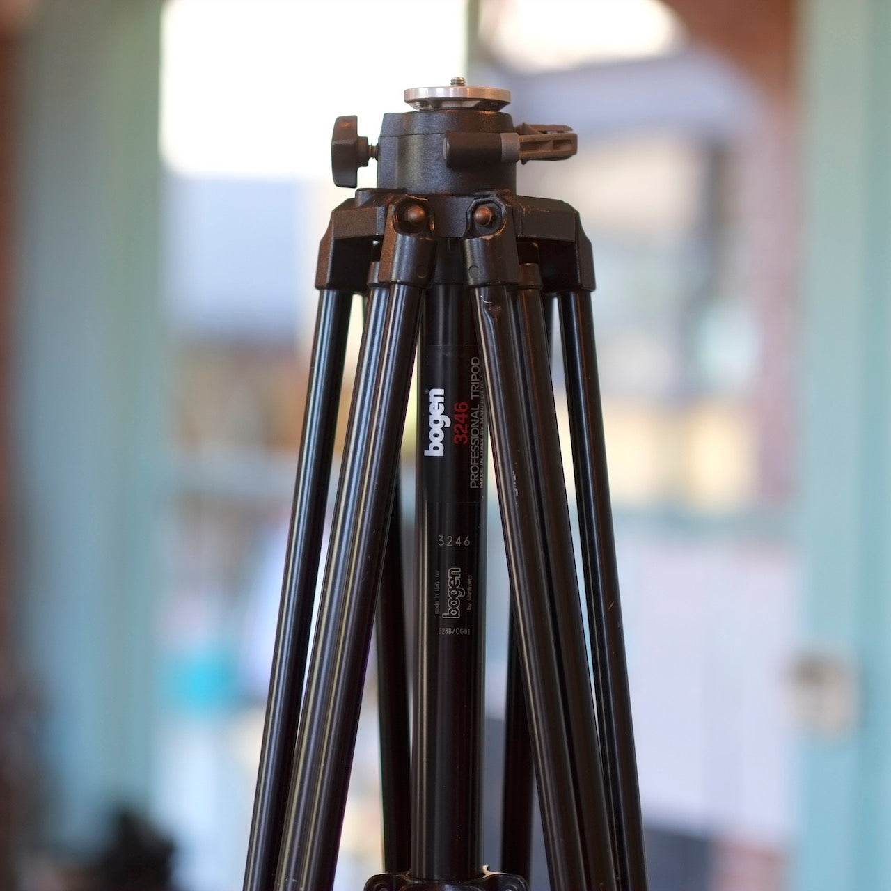 Bogen 3246 (AKA Manfrotto 028B)