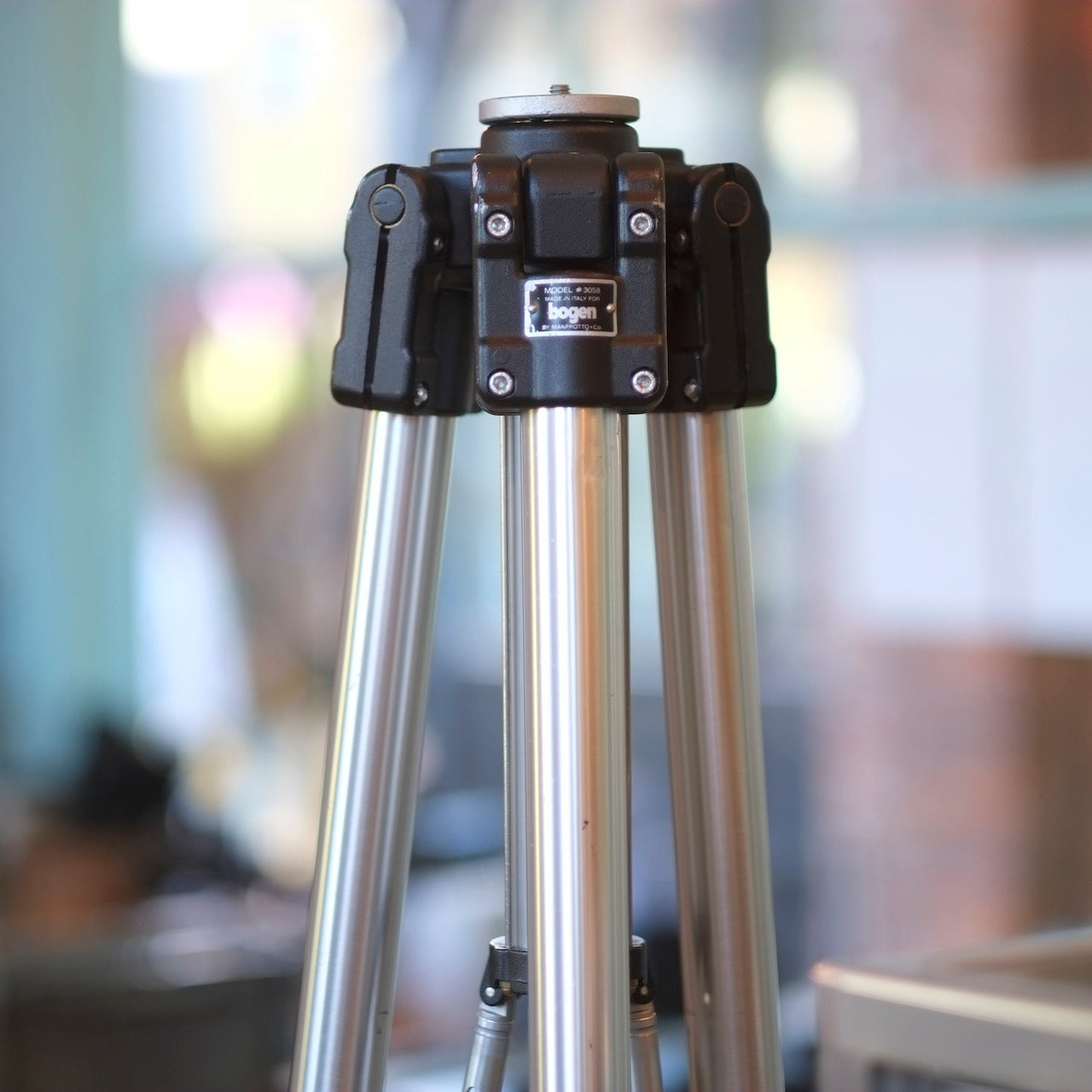 Bogen 3058 (AKA Manfrotto 161)