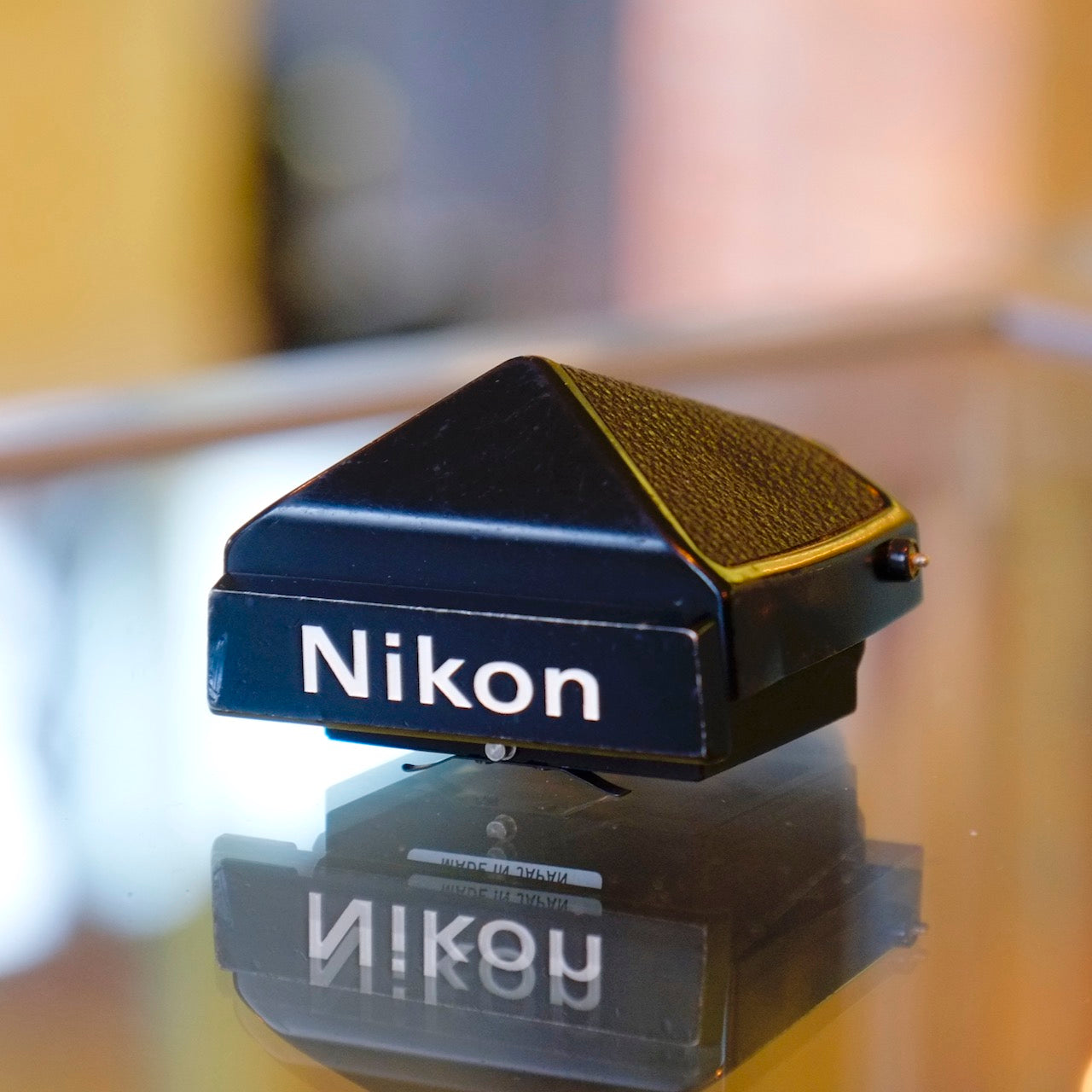Nikon DE-1 (light prism marks)