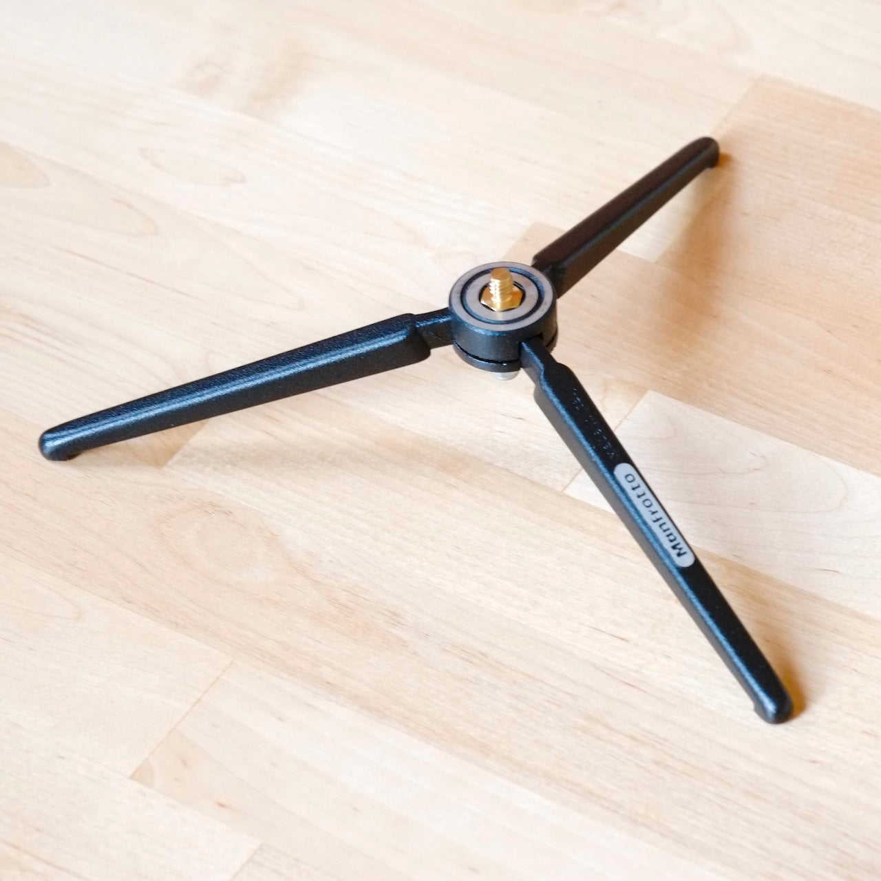 Manfrotto 209 tabletop tripod