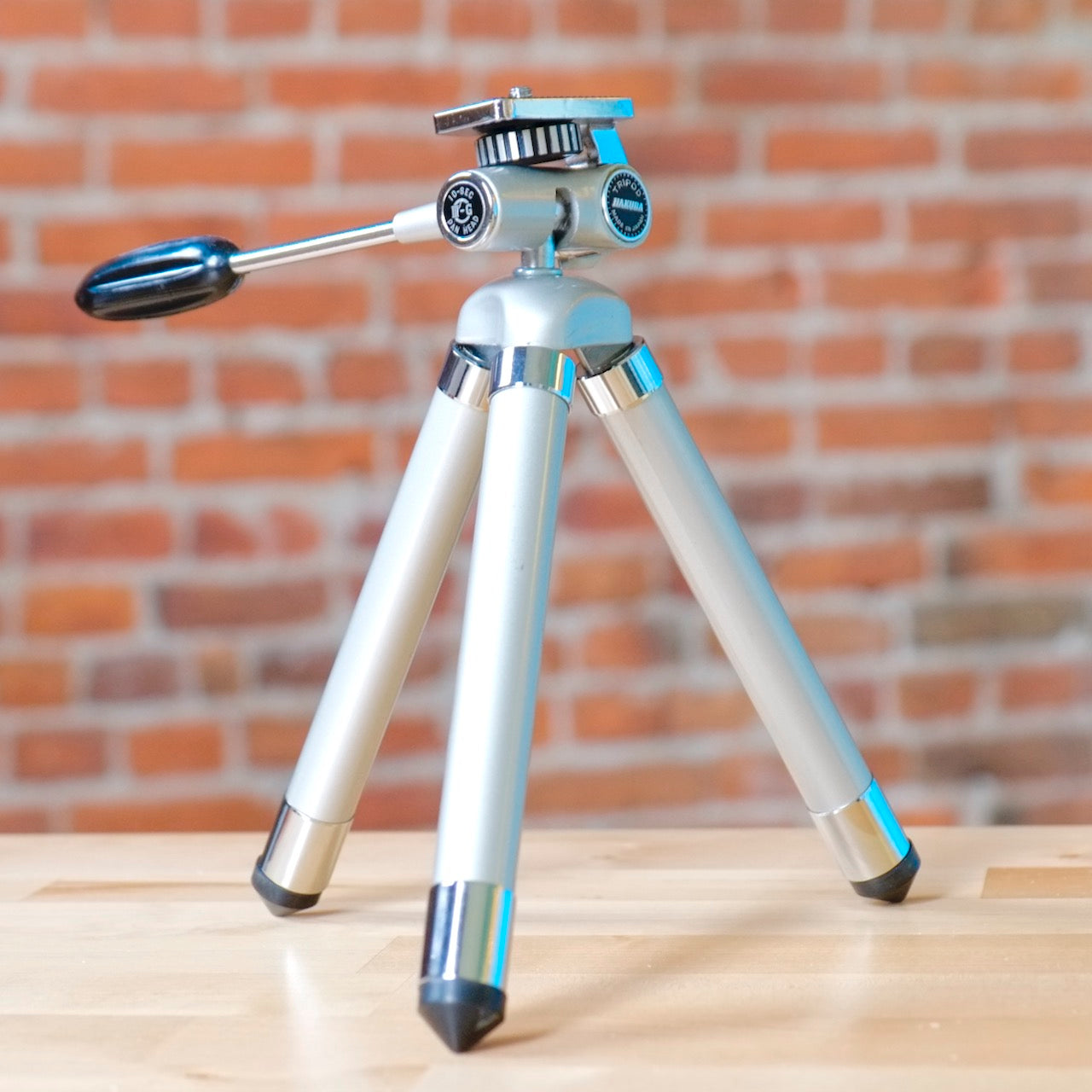 Hakuba tabletop tripod