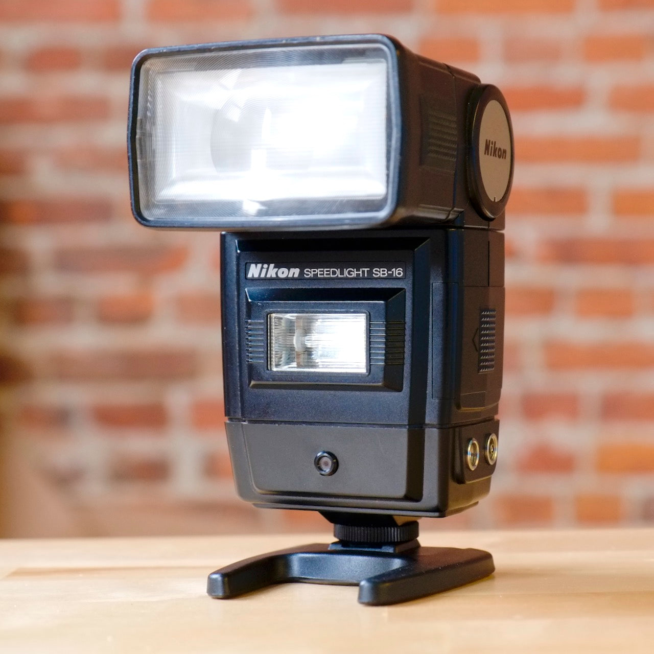 Nikon Speedlight SB-16
