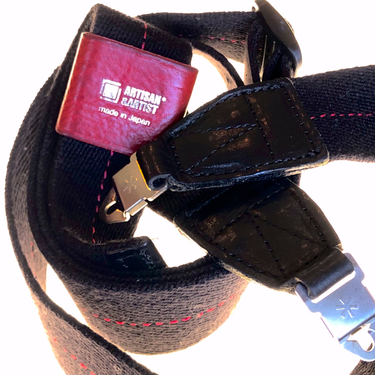 Artisan & Artist ACAM-505 strap for Hasselblad