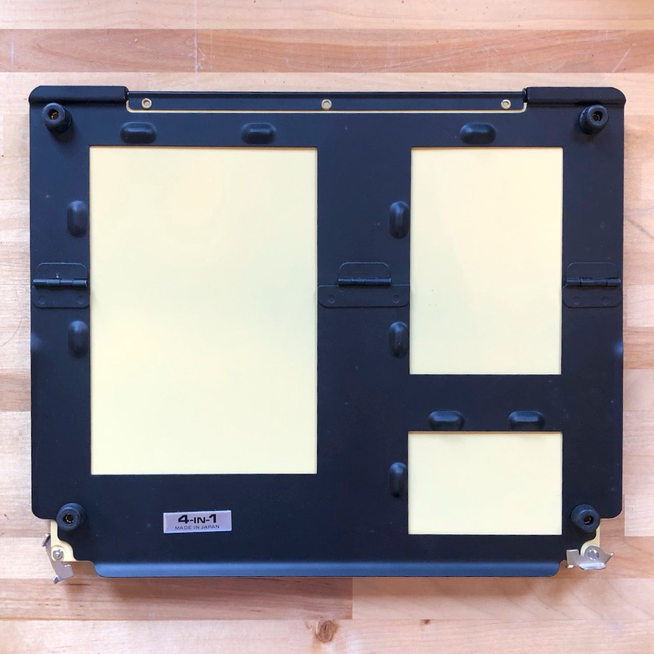 Omega 4-in-1 Easel